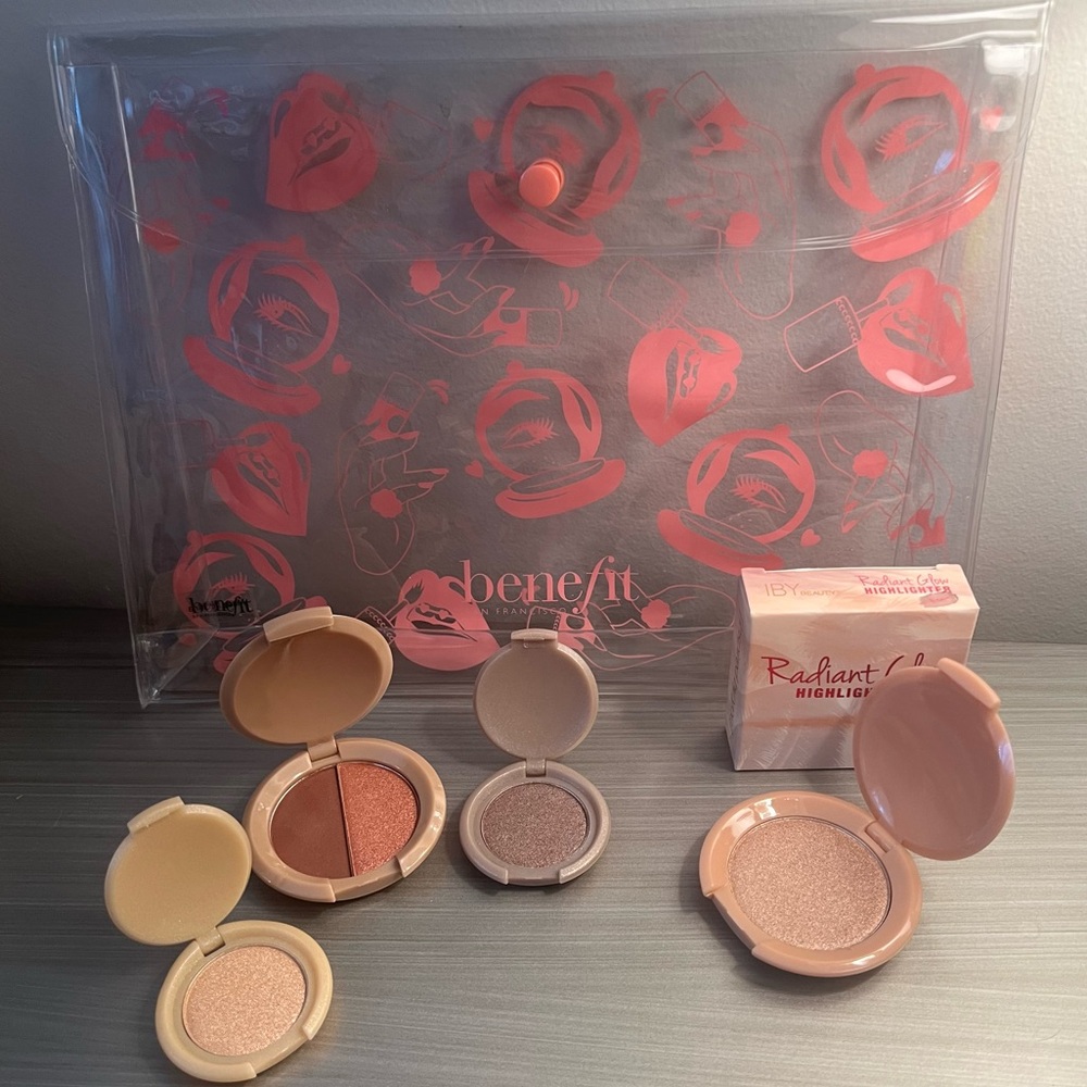 NEW 5 Pc IBY BEAUTY Eyeshadow and Highlighter Gift Set